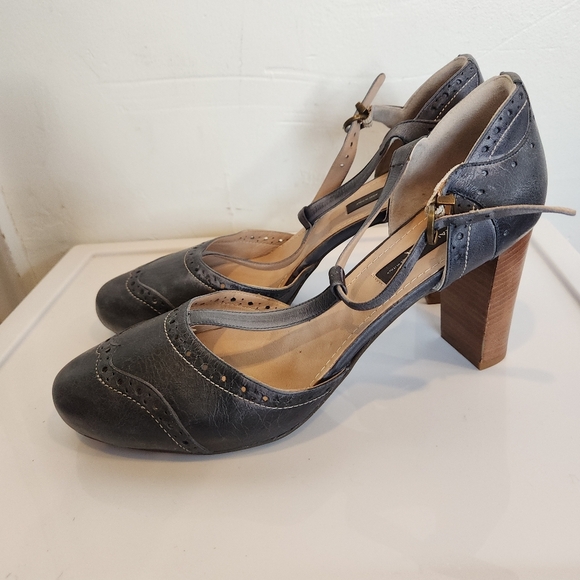 FRAU Itlaian Handmade T strap Maryjane Leather Heels - Picture 3 of 5